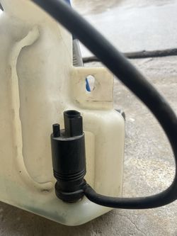 2008 Dodged Avenger Water Reservoir Tank