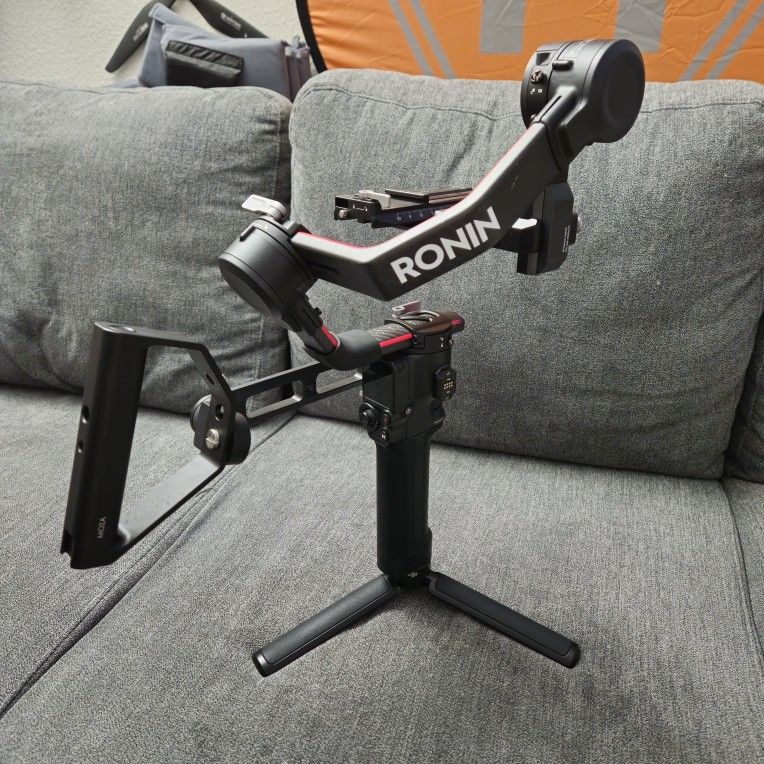 DJI RONIN Rs2 Pro Combo 6k Gimbal (Make offer)