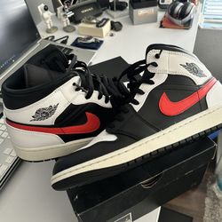 Jordan 1 Black White