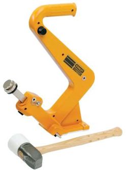 Bostitch MFN200 Manual Cleat Hardwood Flooring Nailer. Like New No Low Offers/Trades, Pls. Meet up in Burien Yes Available