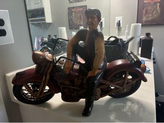 Classic Resin Biker on his Bike
