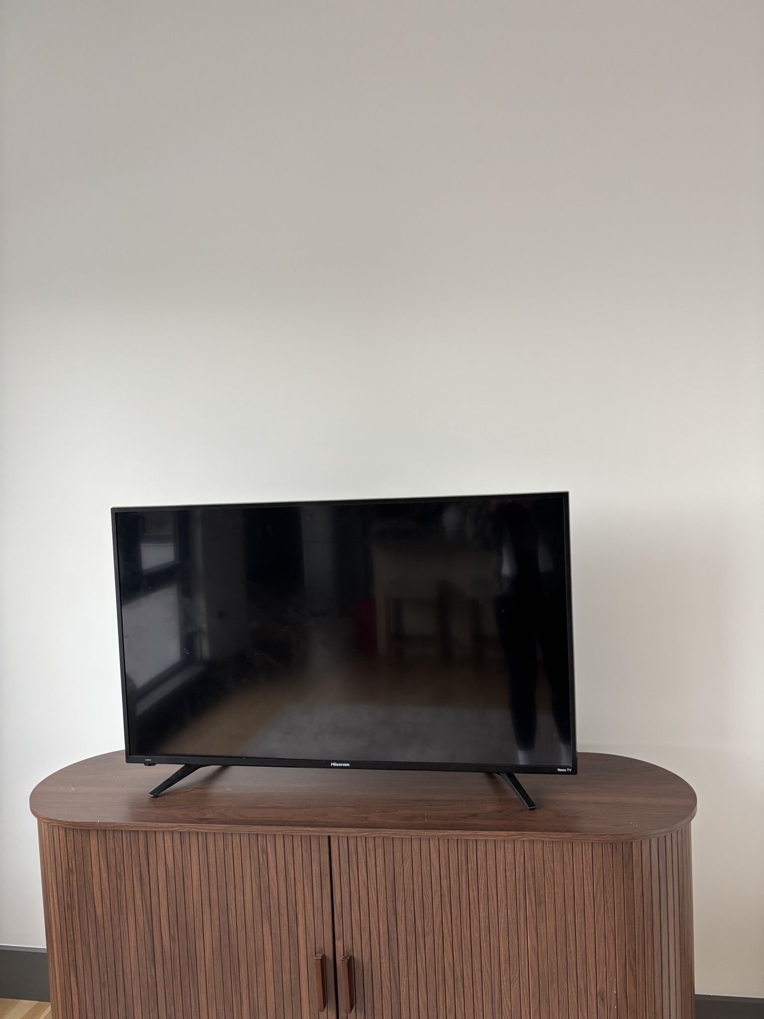 32” SMART ROKU TV