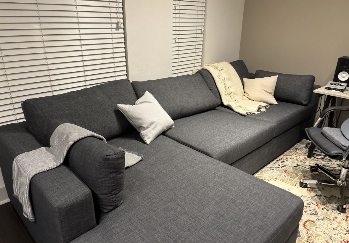 Sofa w/ Chaise