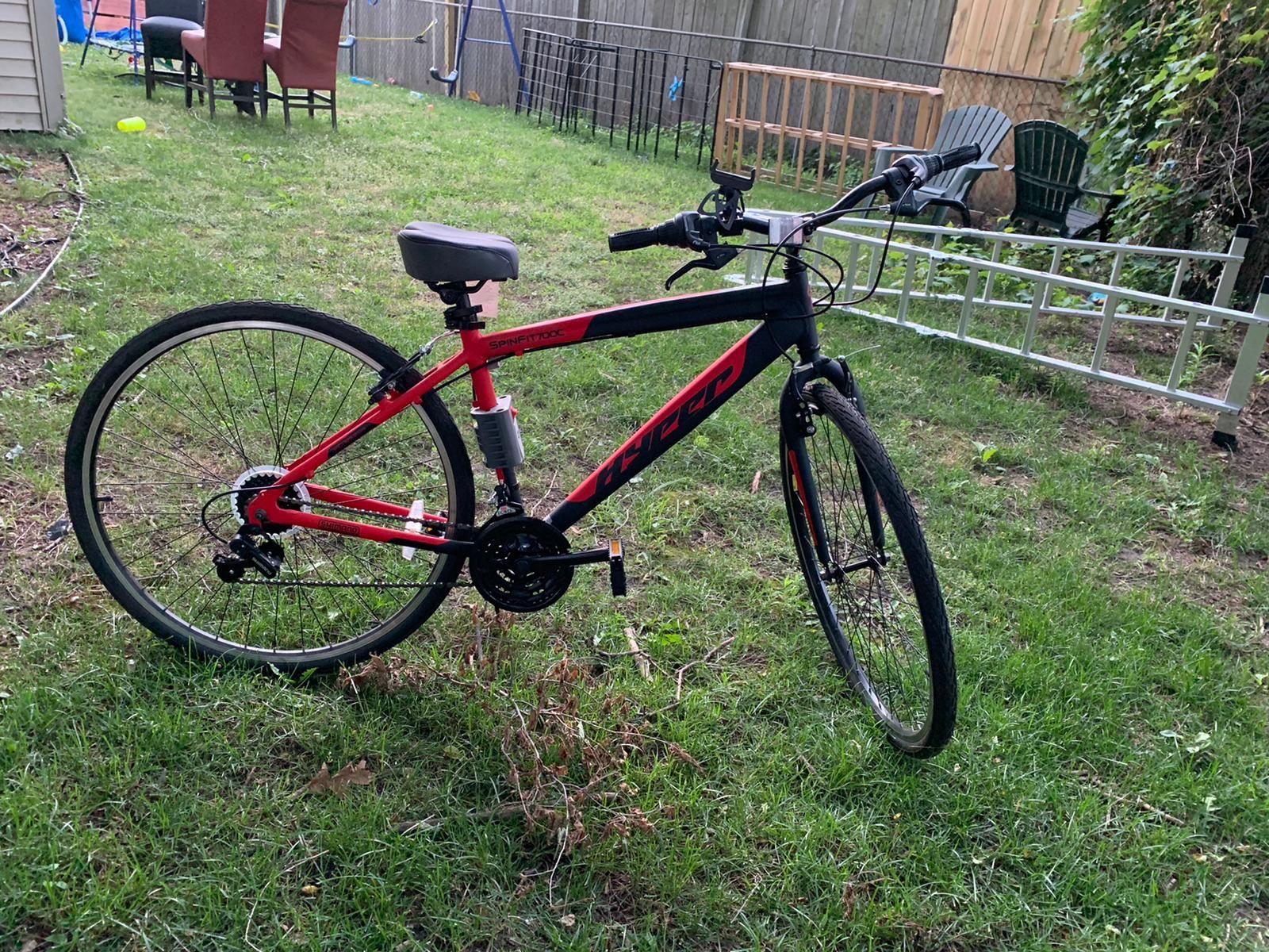 Hyper 700c Men's SpinFit Hybrid Bike, Black/Red