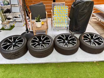 BMW  OEM off set  22inch  wheels with new Goodyear tires .  X5 X6 X7