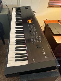 Yamaha S08 keyboard