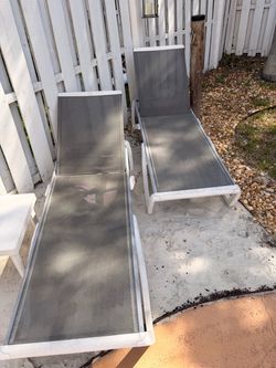 Backyard patio tanning chairs