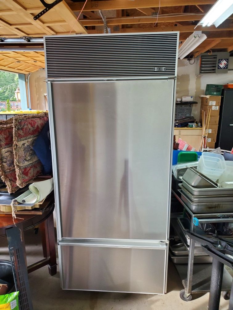 Sub zero fridge for Sale in Port Orchard, WA OfferUp