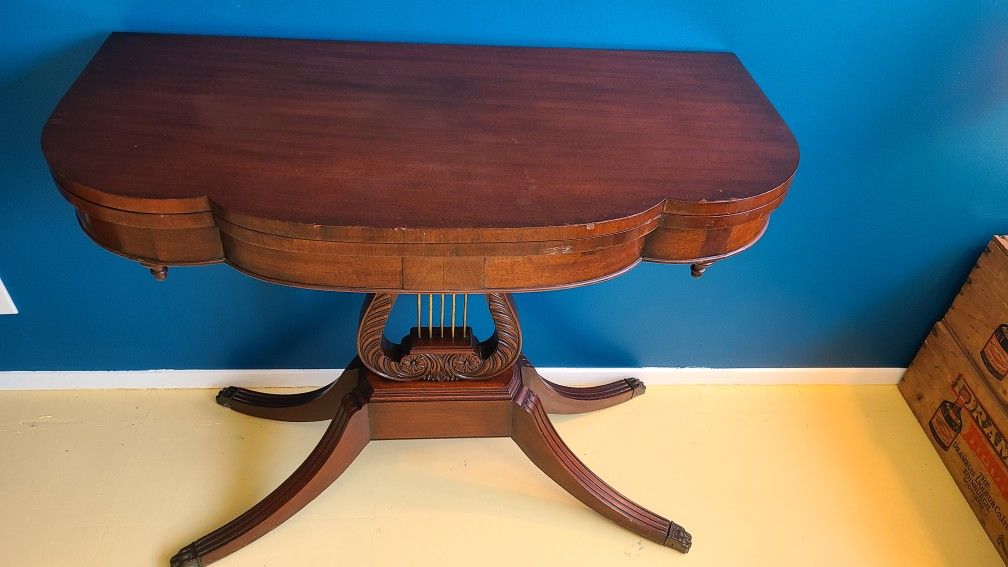 Beautiful Antique Mahogany Flip Top Game Table