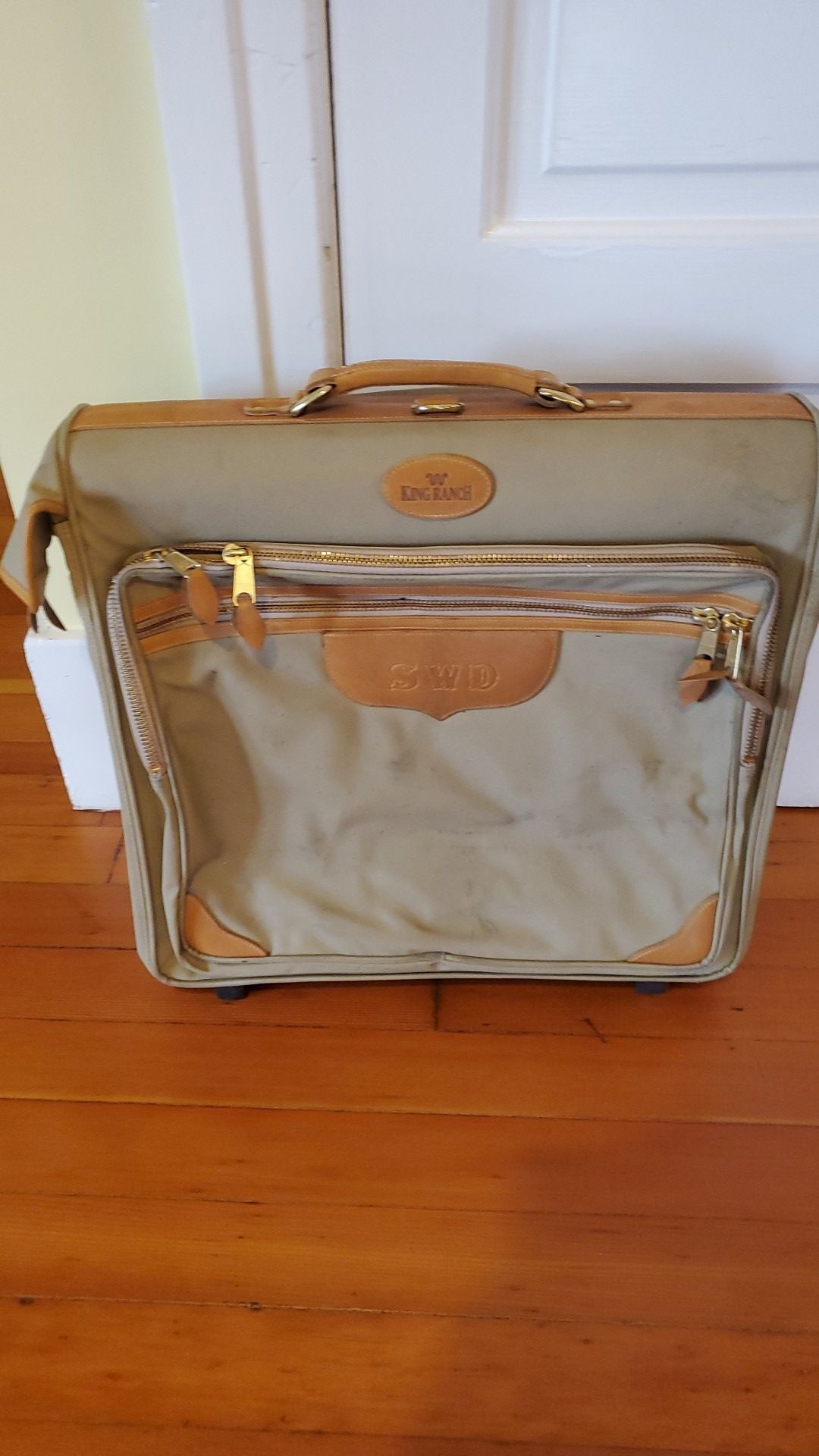 Rolling king ranch garment bag for Sale in Everett WA OfferUp