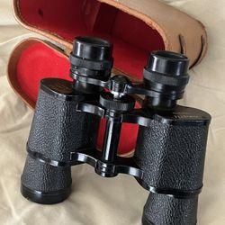 Korvette Binoculars w/Case