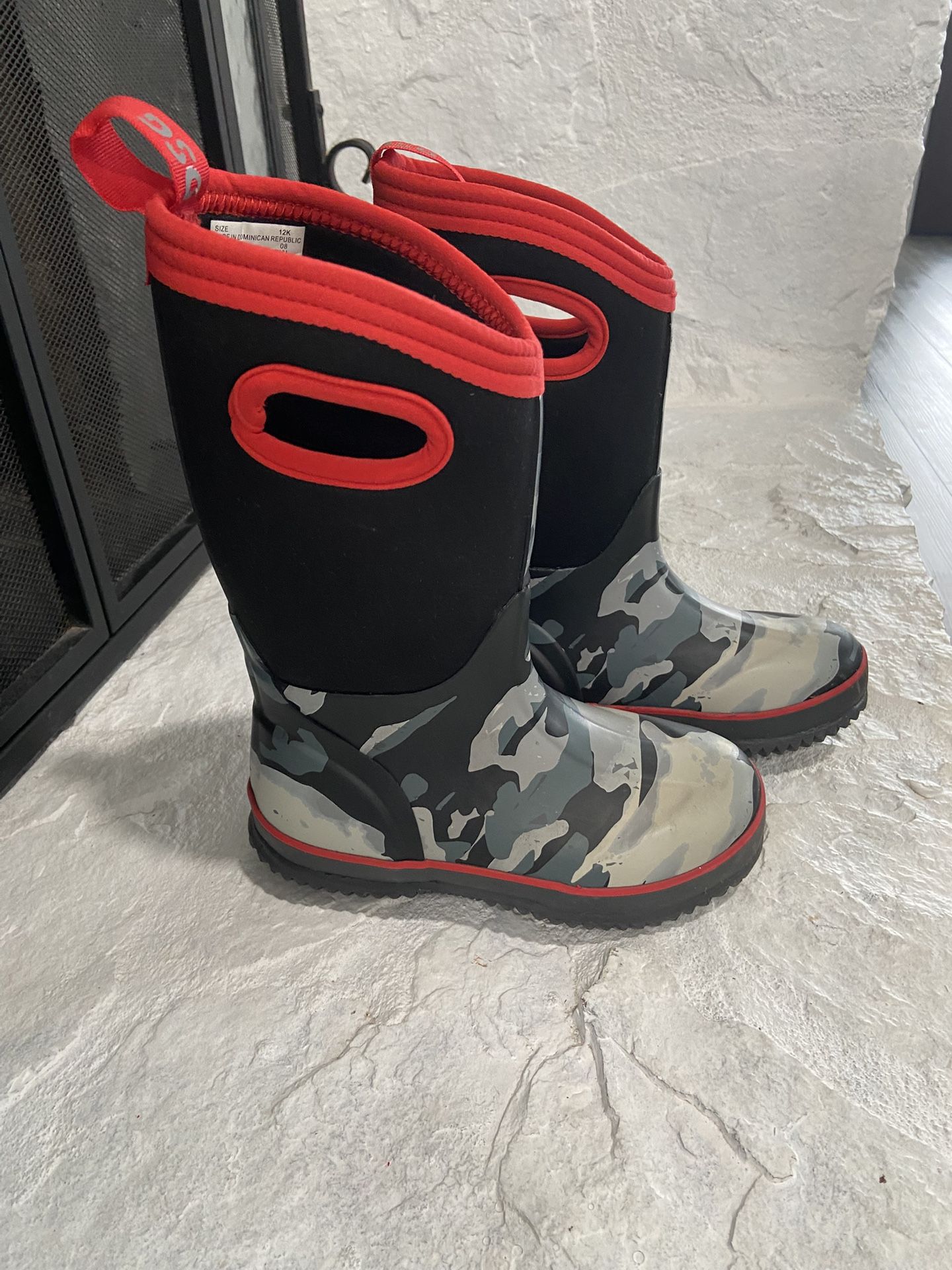 Kids / Youth Snow Boots Size 12