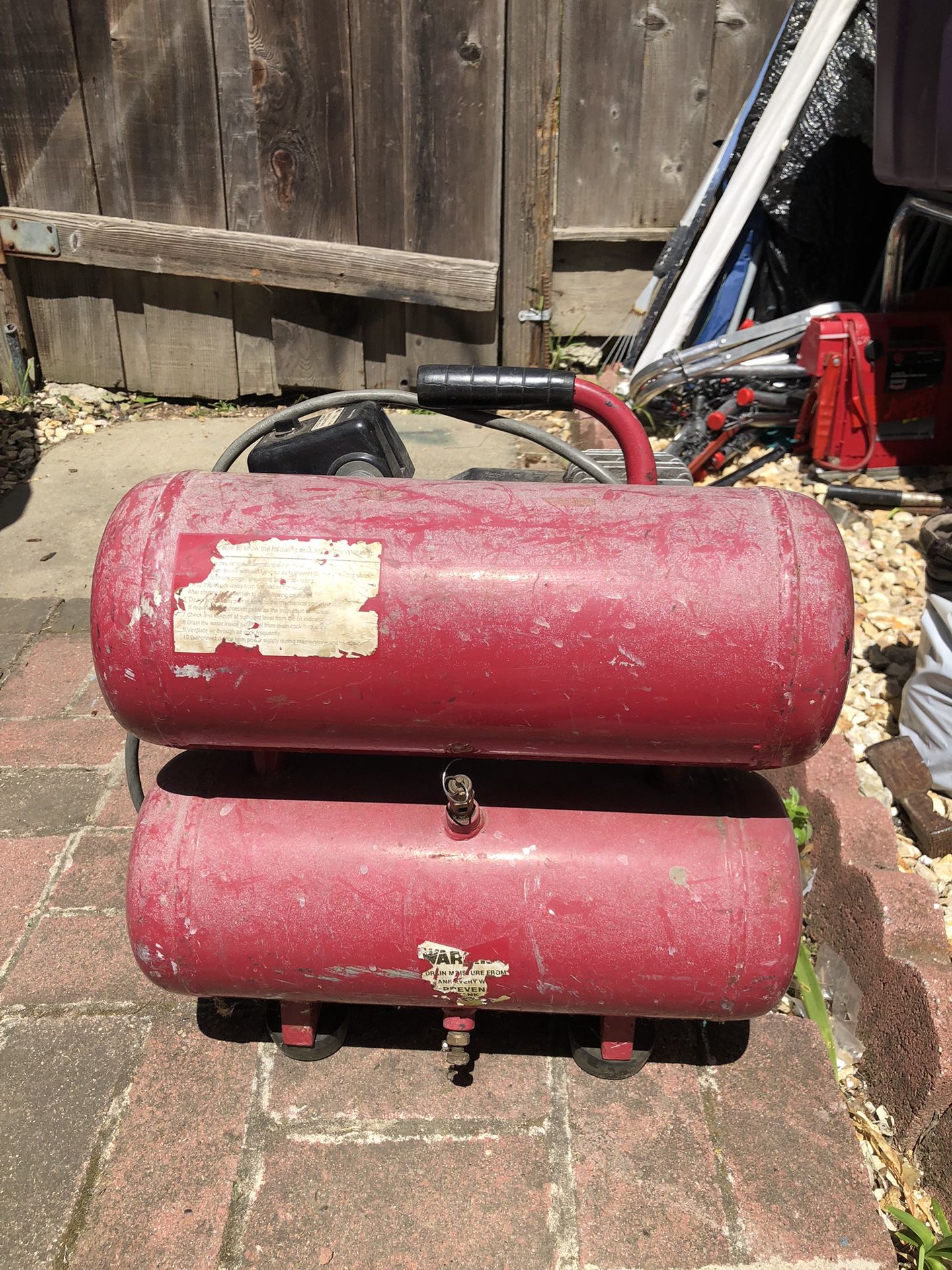 4 Gallon 2HP Air Compressor