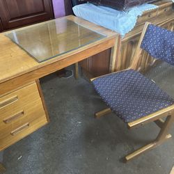 Desk Or Vanity With Chair