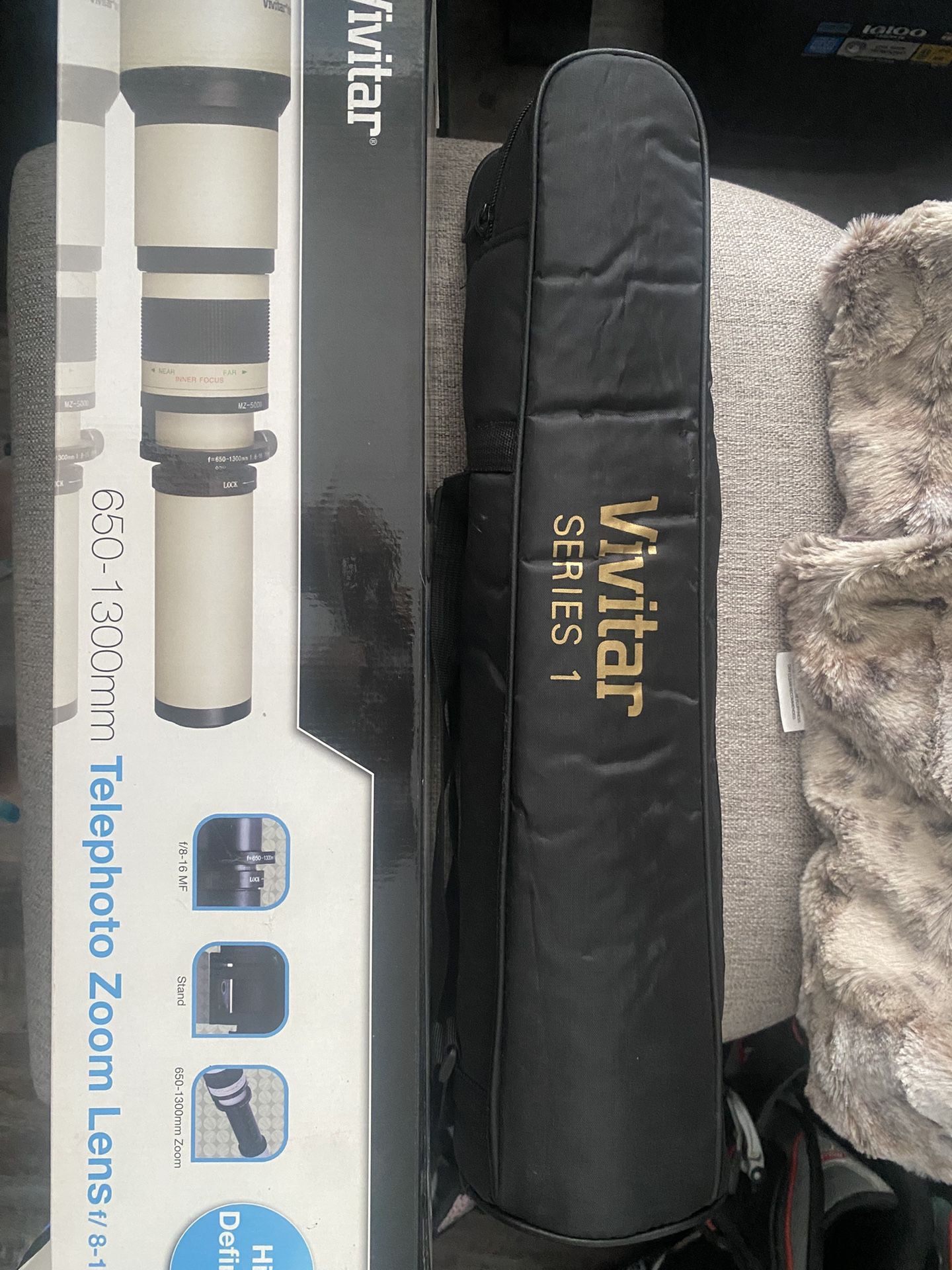 Vivitar (650 to 1300)mm f/8-16 Telephoto Lens (White, Barely Used)