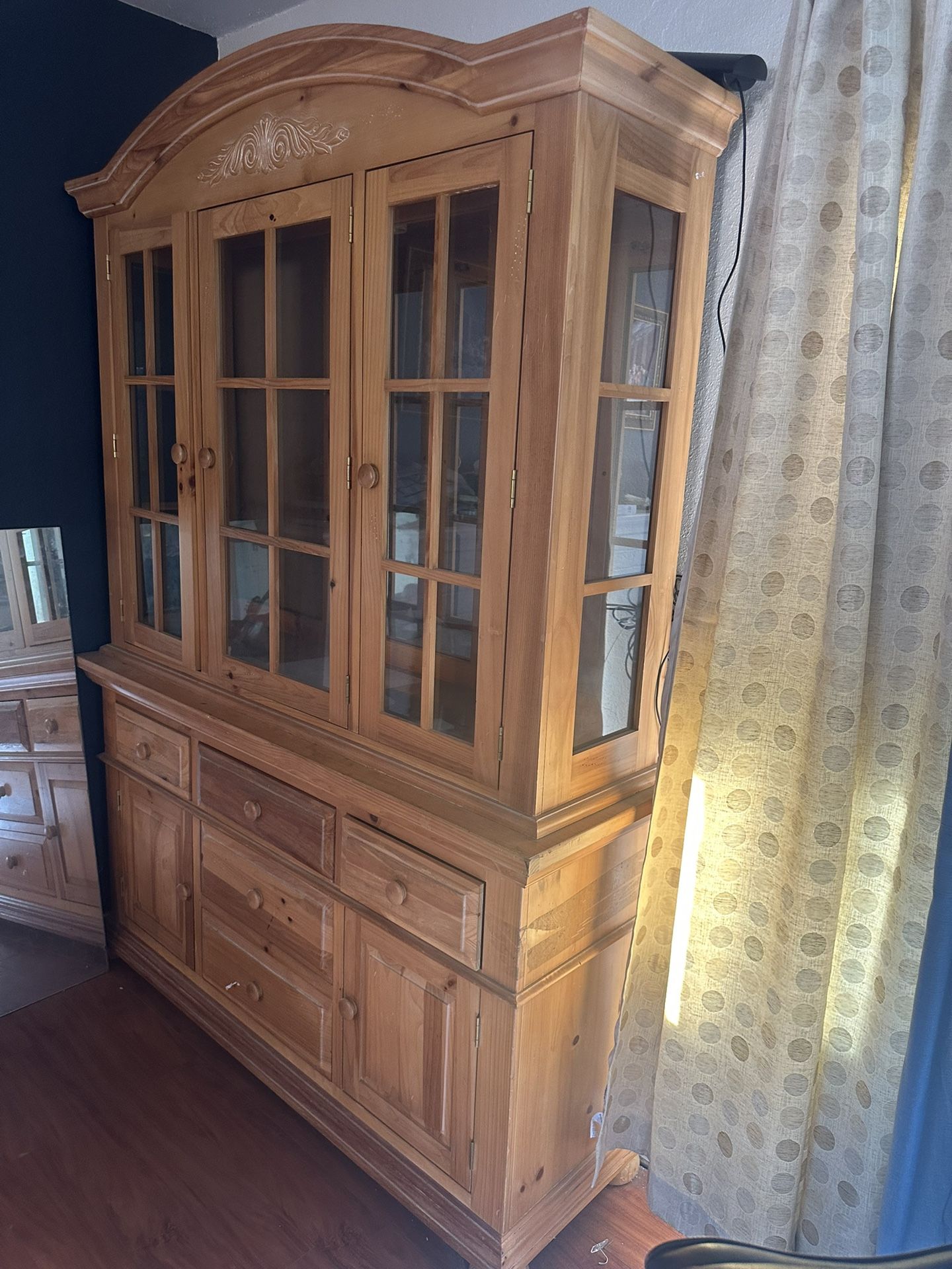Broy Hill Curio /Hutch Need Gone aSAP