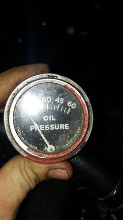 Oil pressure Gage