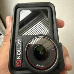 Cámara Action 5Pro Poco Uso Con Todo Lo Que Ves En Las Fotos Pido 270$