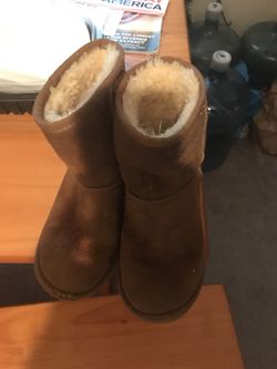 Girls size 12 UGG boots