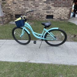 Ladies bike an air pump