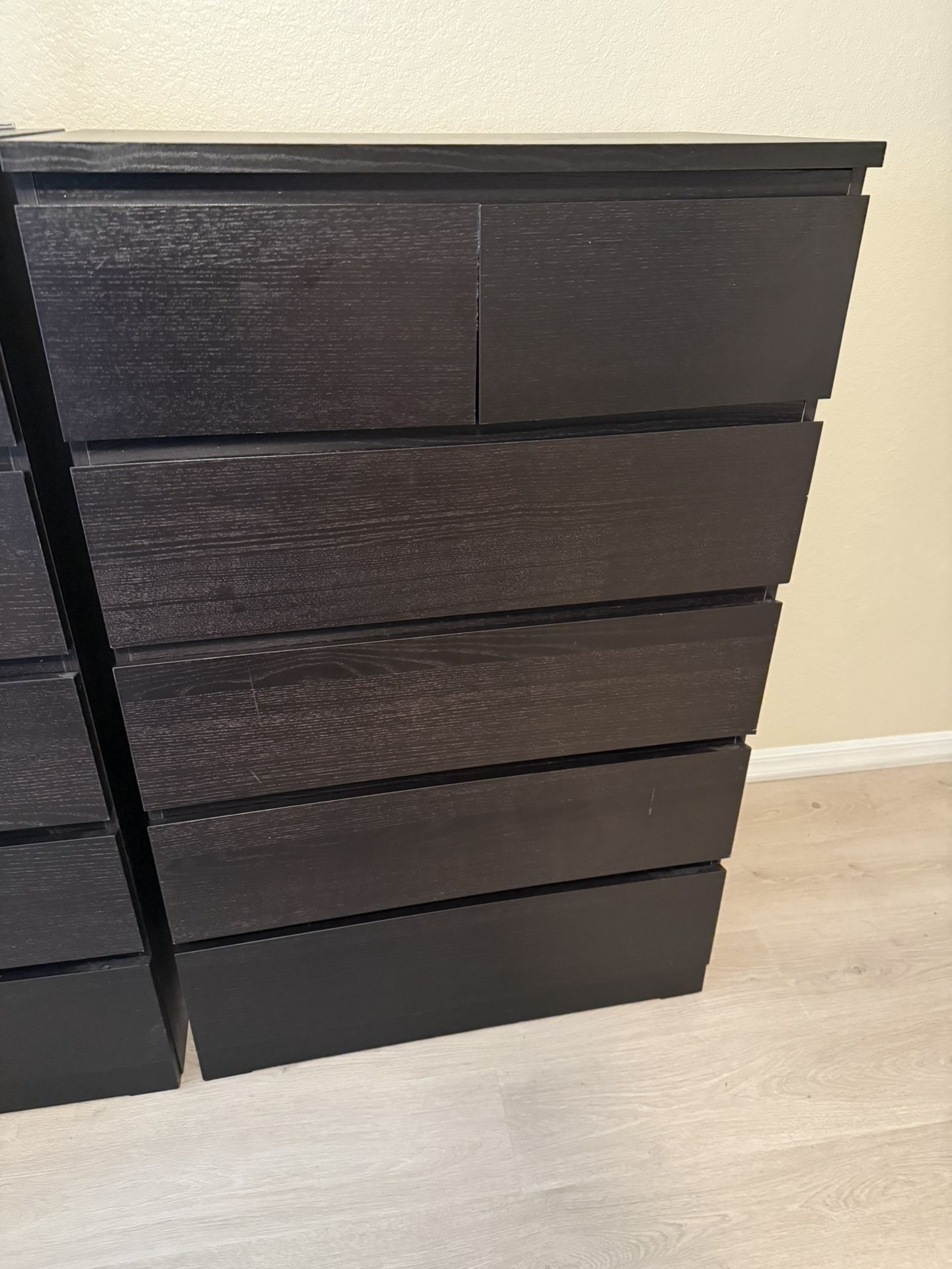 2 Dresser Chest (6 Drawers )