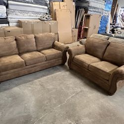 SOFA AND LOVESEAT FREE DELIVERY 🚚 