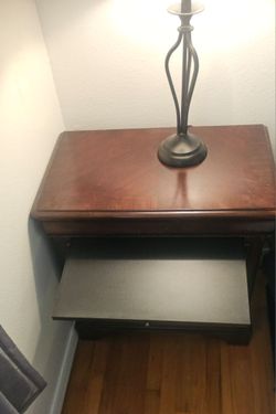 End Table with pull out tray
