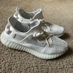 Yeezy 350 V2