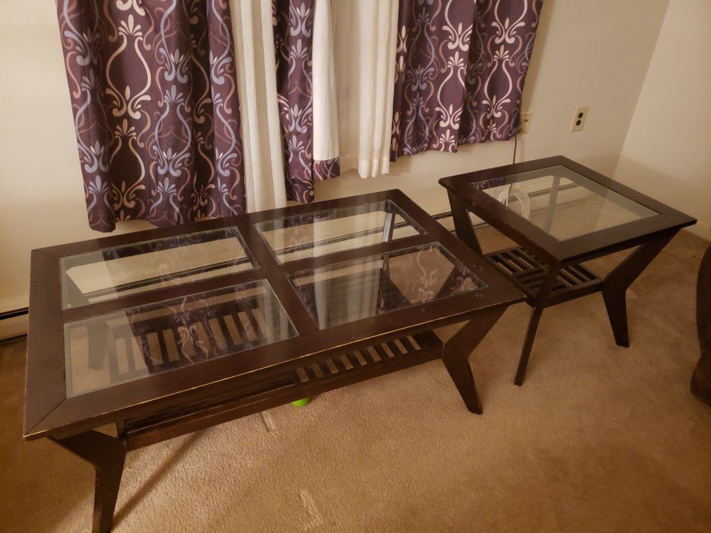 Coffee and side tables great condition