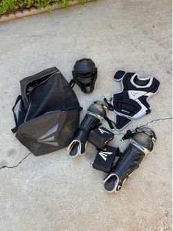 Easton Youth Catcher’s Gear Set 9-12 w/ Elite Helmet, Bag & Knee Savers