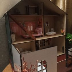 DOLL HOUSE