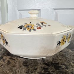 Homer Laughlin Yellow Floral Casserole Dish