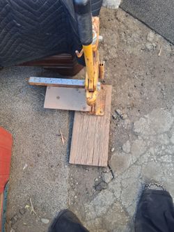 Vintage Elmer's "Midget Helper" manual brick and paver cutter