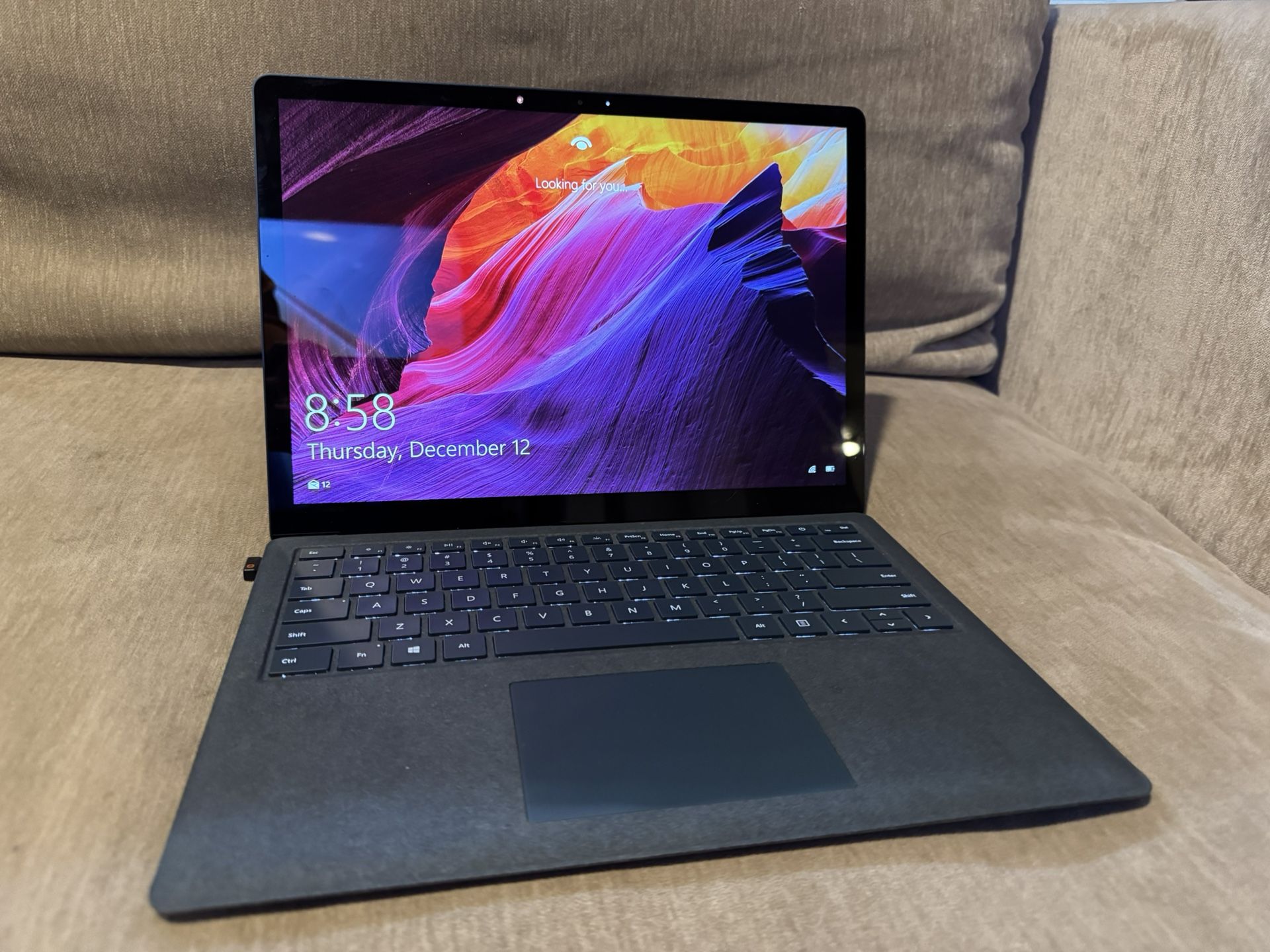 Surface Laptop Pro 2021 14inch W/ Microsoft Dockstation