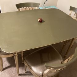 Three cheers one table