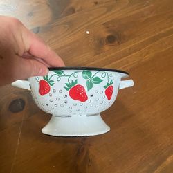 Vintage Teleflora Enamel Colander – Strawberry Pattern (1983)
