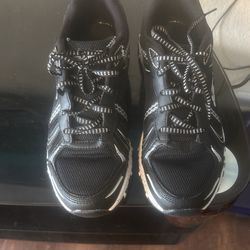 Skechers w/memory Foam