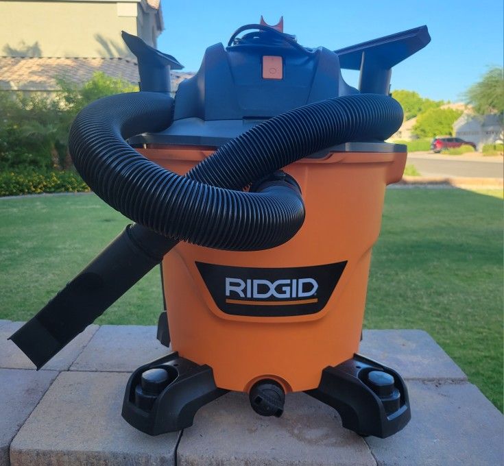 RIDGID 12 Gallon 5.0 Peak HP NXT Shop Vacuum Wet Dry Vac