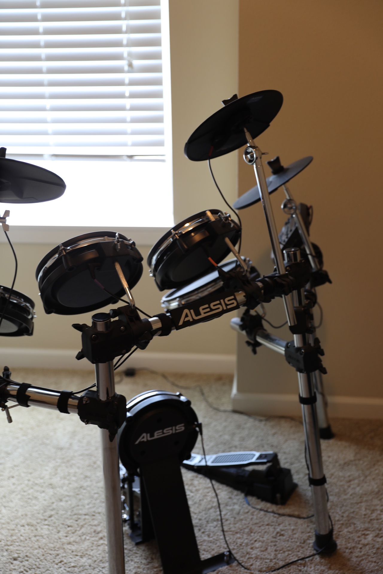 Alesis Surge Drum Set