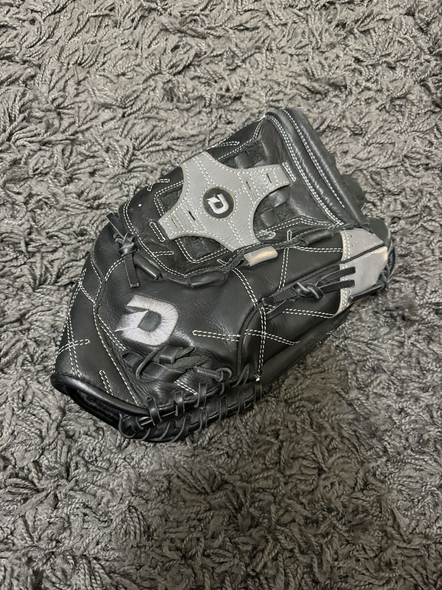 DeMarini Diablo 14” Baseball Softball Glove Right Hand Throw 