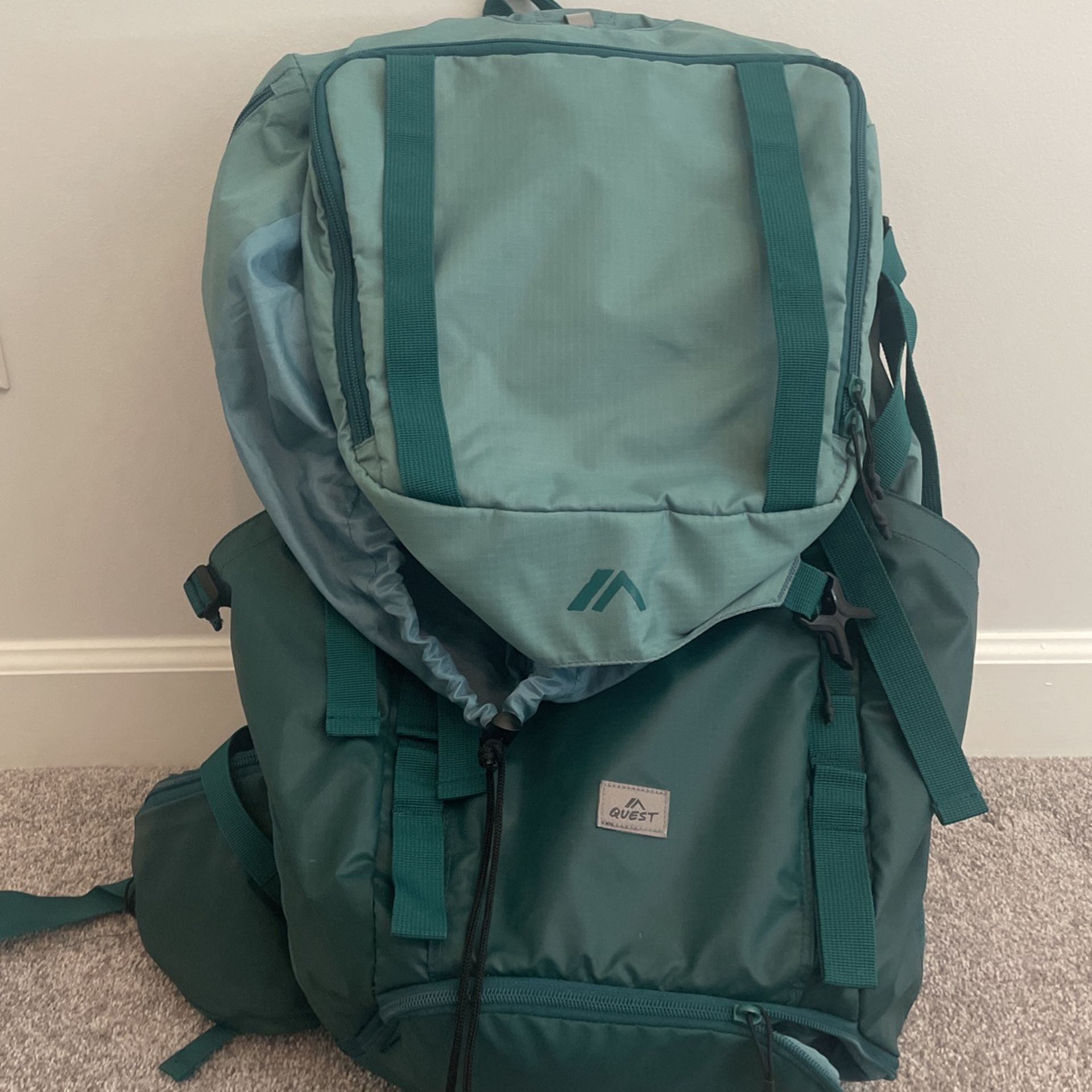 Quest Hiking Backpack - Great Condition  