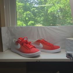 Nike Men's SB Blazer - Vapor Red - Size 9
