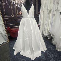 Sz 18 New Wedding Gown