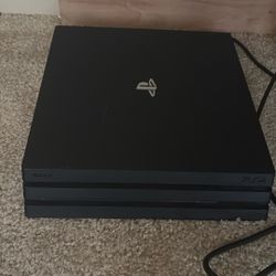 PS4 Pro + controller 