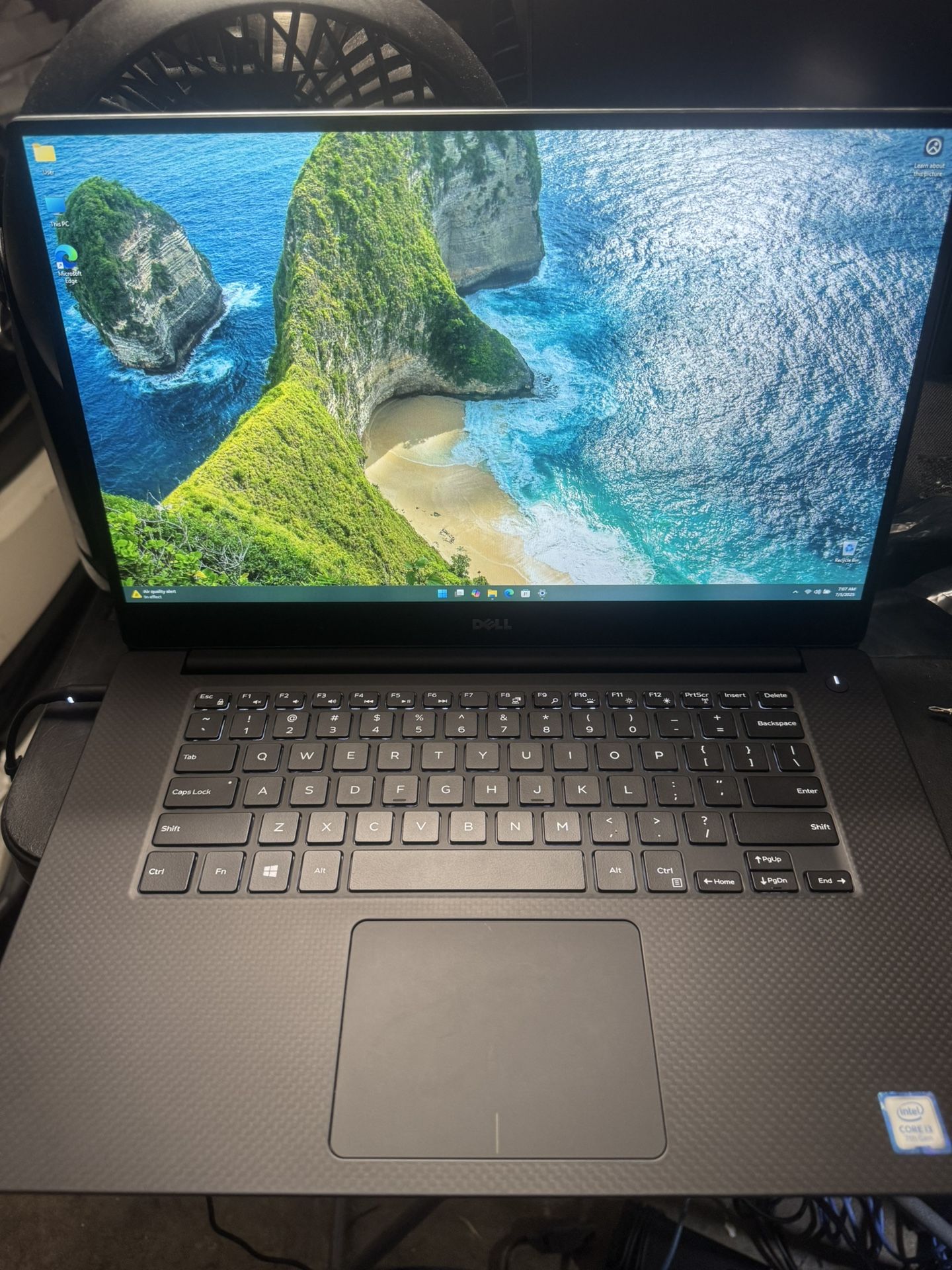 Dell XPS 15 9560 Core i3-7100H 8GB DDR4 SSD 15.6 FHD Windows 11 Home