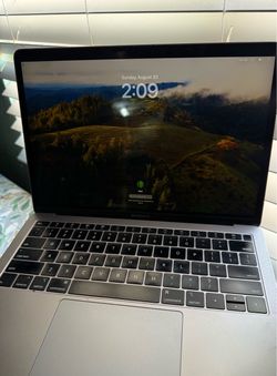 MacBook Air 13 in 2019