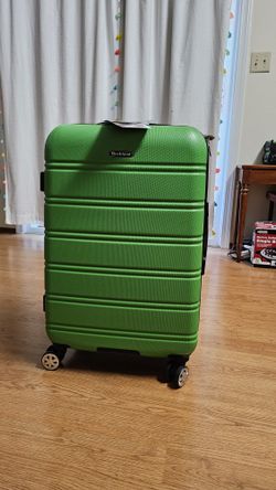 NEW Rockland 24" Green Luggage .
