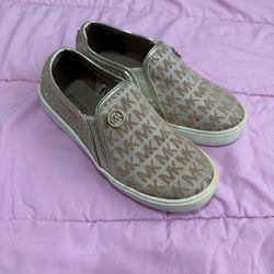 MK Girls Shoes Size 1