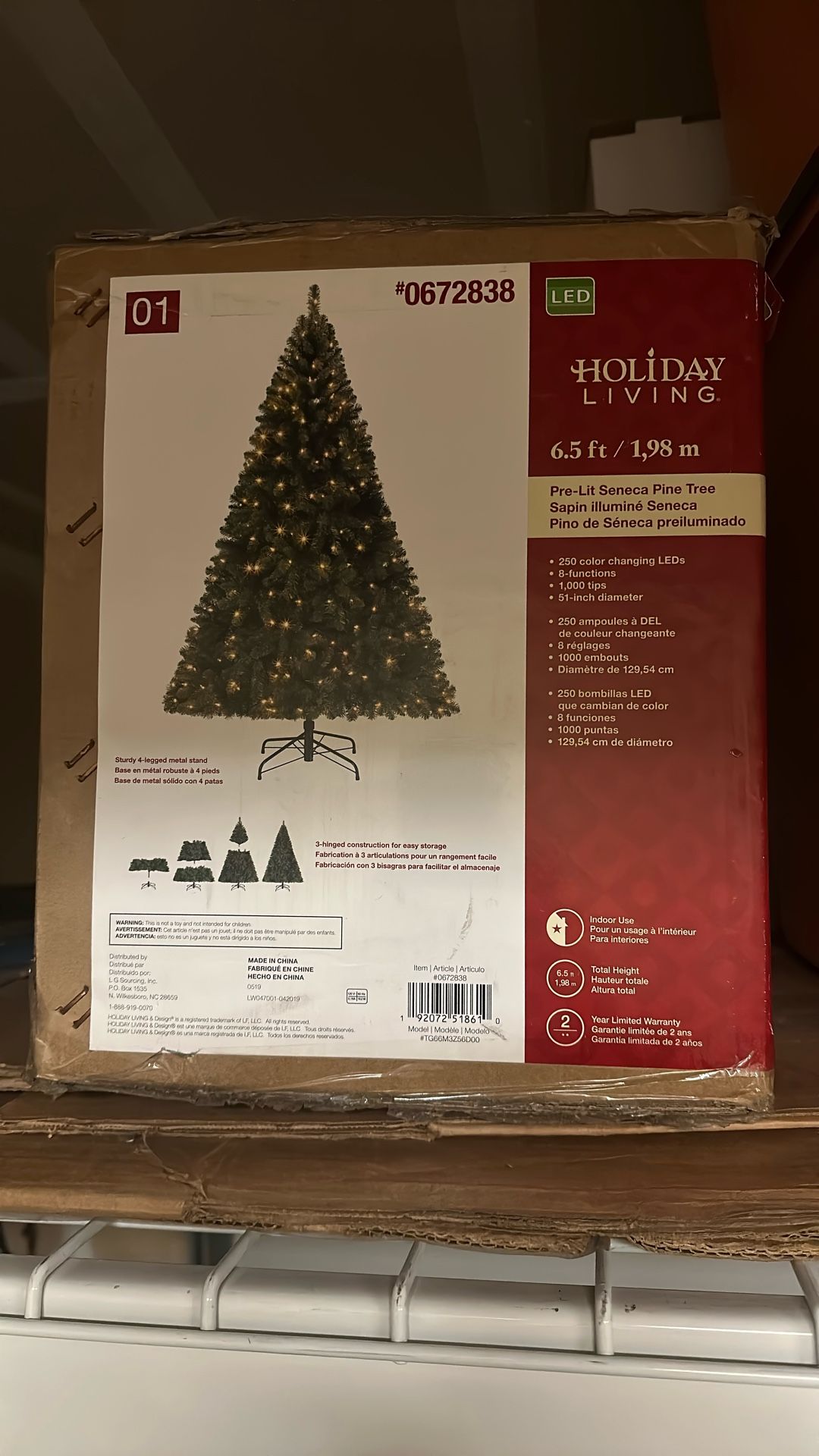 6.5 Ft. Pre-Lit Christmas Tree Seneca Pine.