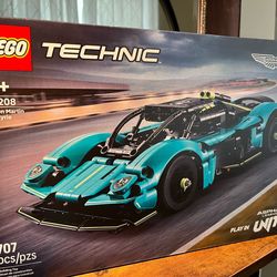 Aston Martin Valkyrie LEGO